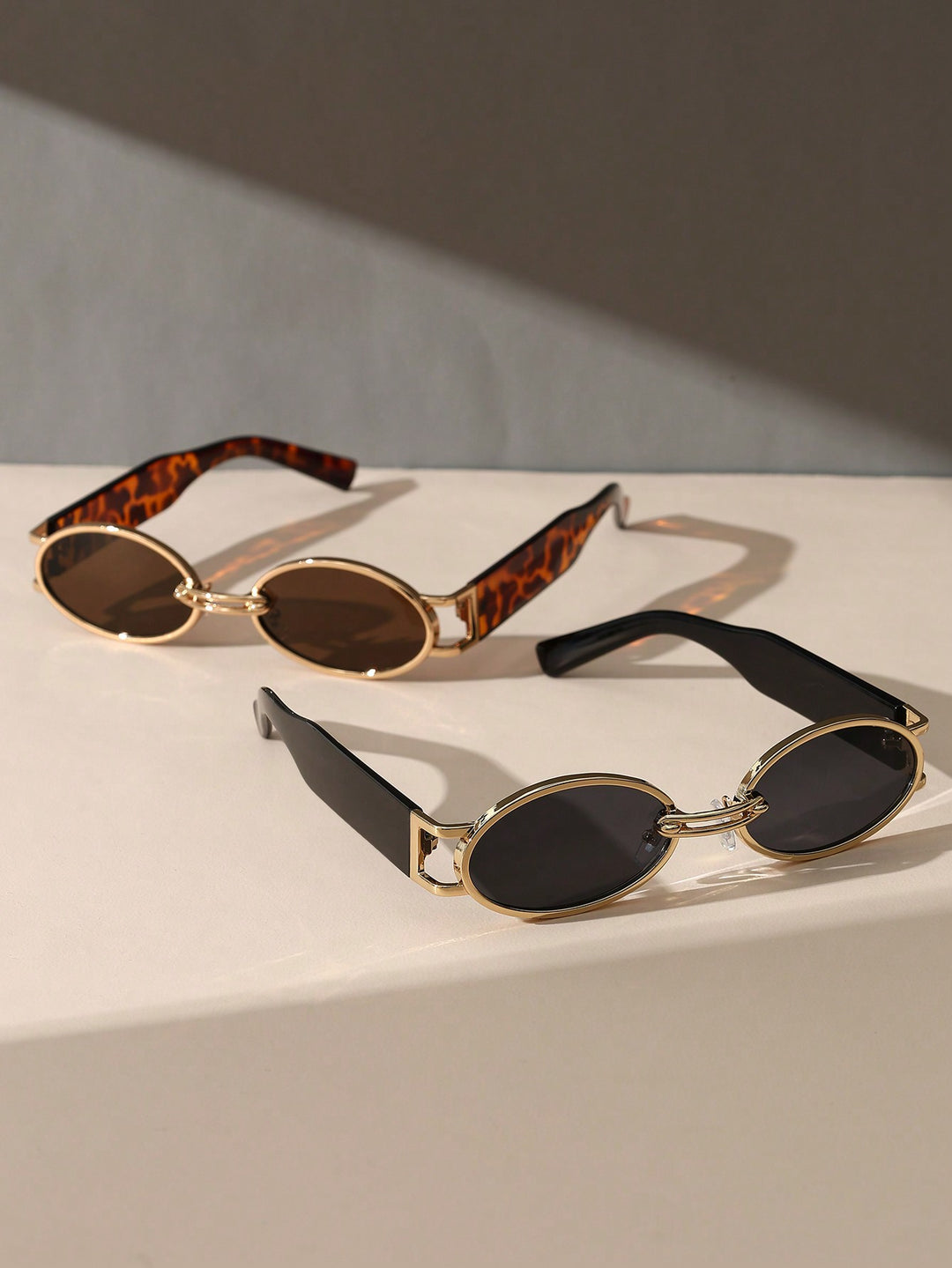 Renzo Oval Sunglasses